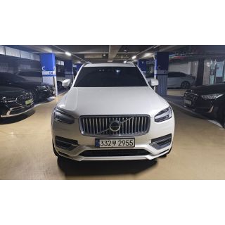 572298