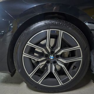 570007