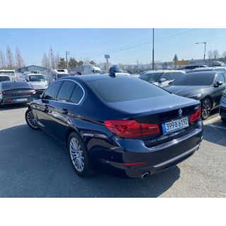 921084