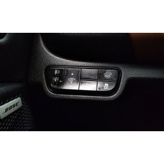 877560