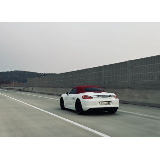 743403