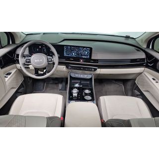 878930