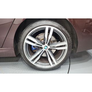 573676
