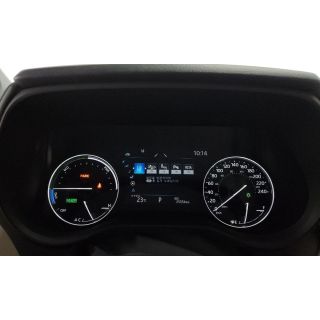 823605