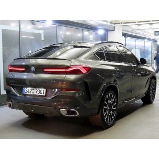 979612