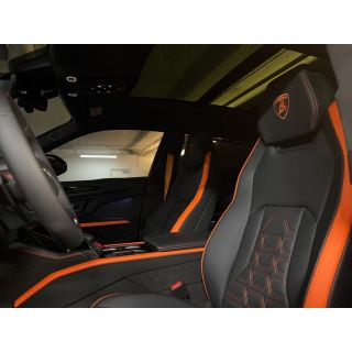 688562