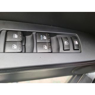 325647