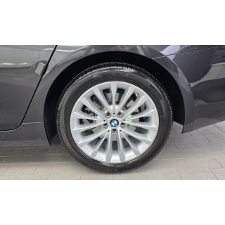558643