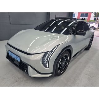 922003