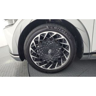 598743