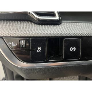 737933