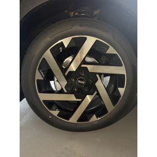 606735