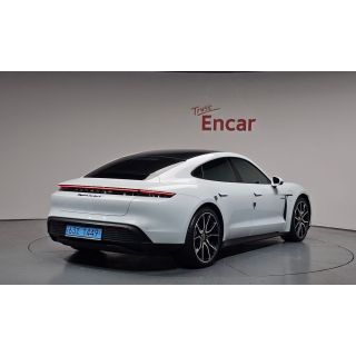 161587