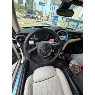 366011