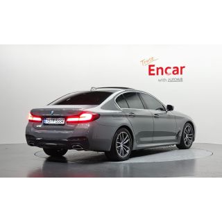 308981