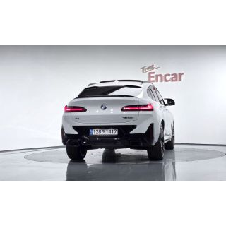 932643