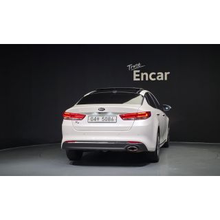 908358