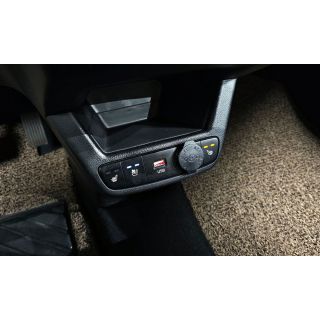 698069