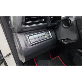718832