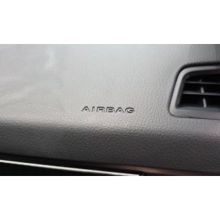 868393