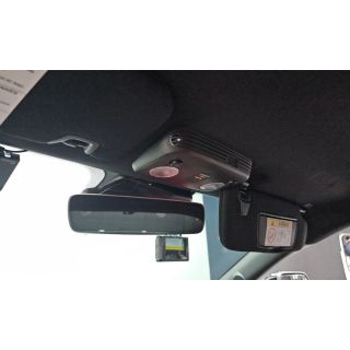 698025