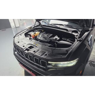 979305