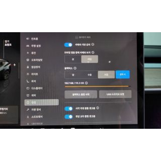 370689