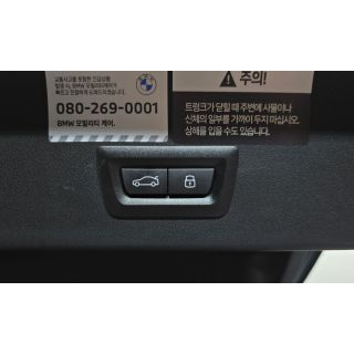915581
