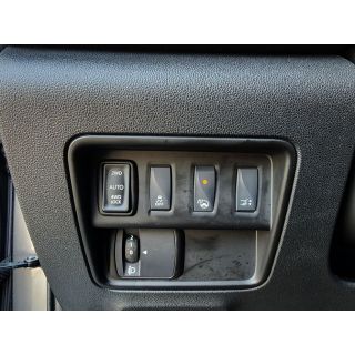 717949