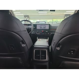261823