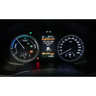 368100