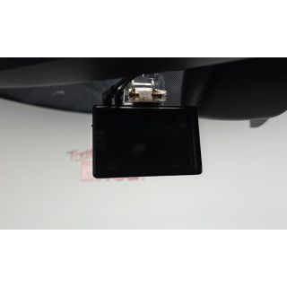 911023
