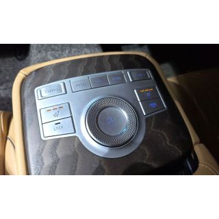 333600