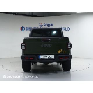 988384