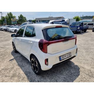 977657
