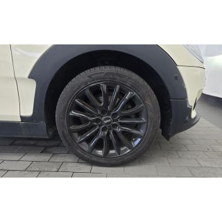 918042