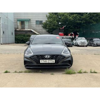975608