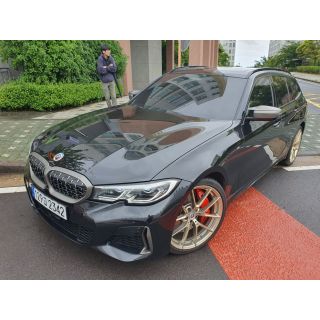 445310