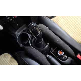 877273