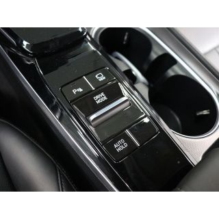 911558