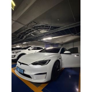 749704