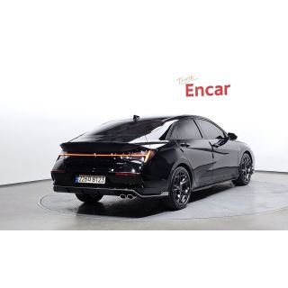 370032