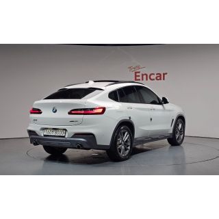 912989