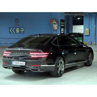 567601
