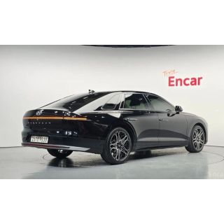 569633