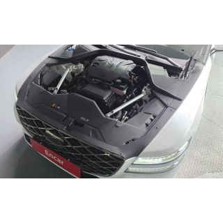889061