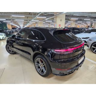 570808