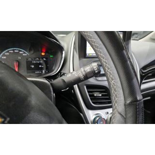 890372