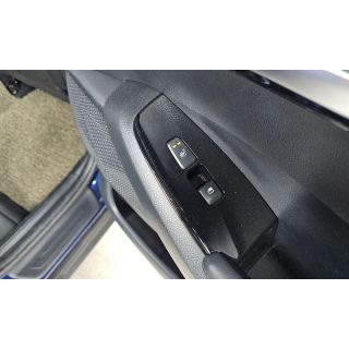 831077