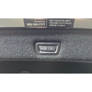 367699